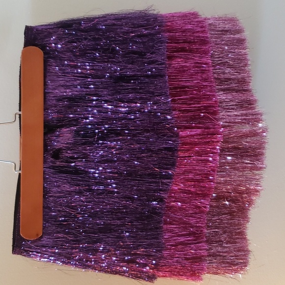 📌 NWOT Nasty Gal Metallic Tiered Fringe Shorts - Picture 6 of 9